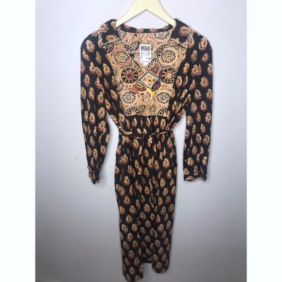 marketplace india Dresses & Skirts - {Marketplace India} Multi Notch Neck Dress